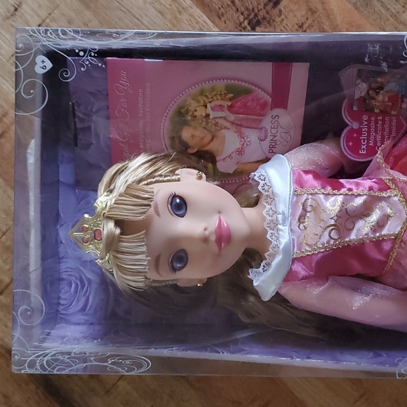 Disney Princess & Me First Edition Aurora - Picture 3 of 7